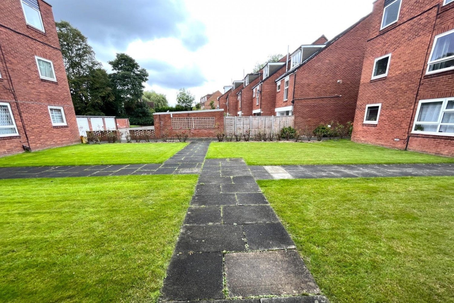 Flat Montagu Court in Leeds