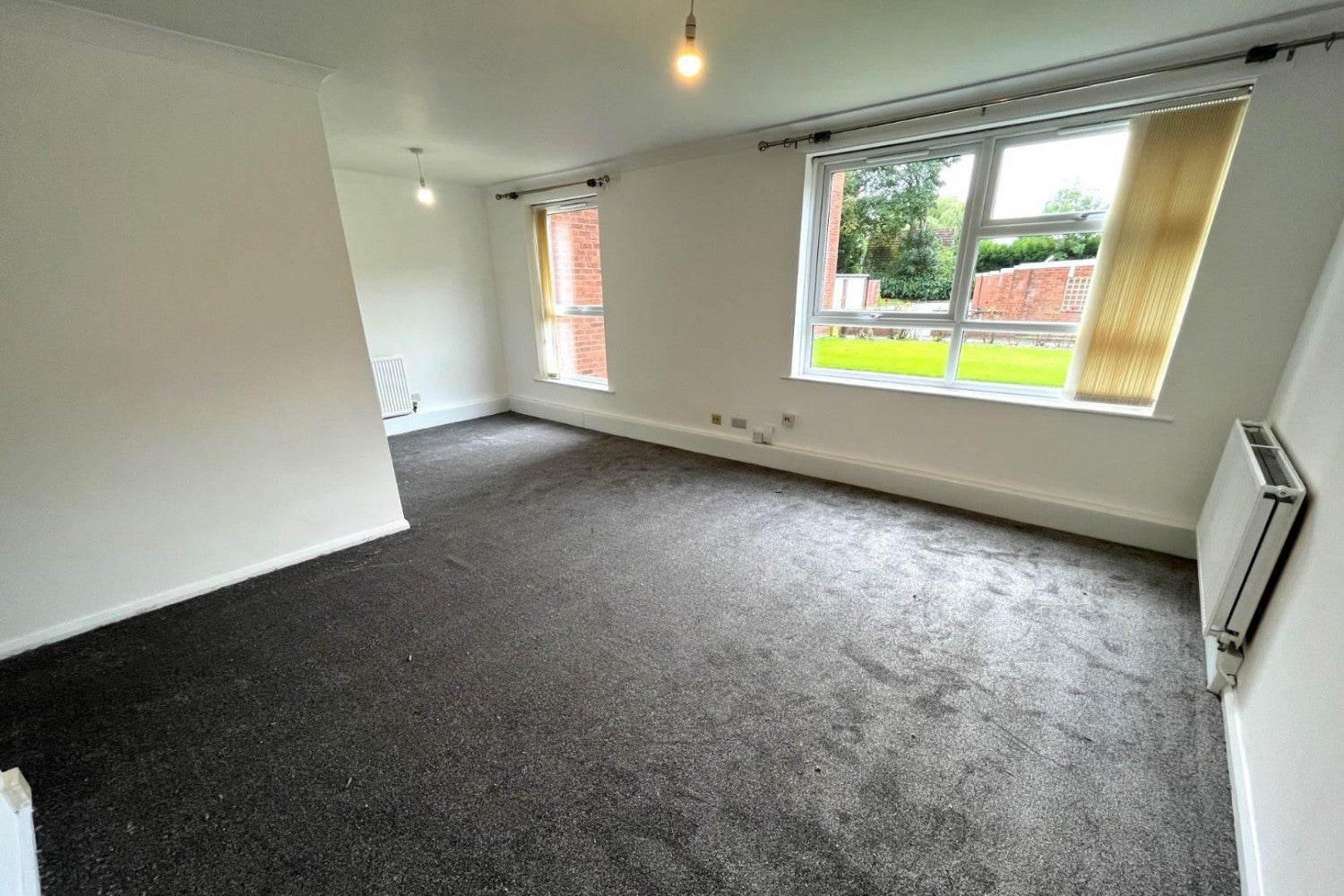 Flat Montagu Court in Leeds