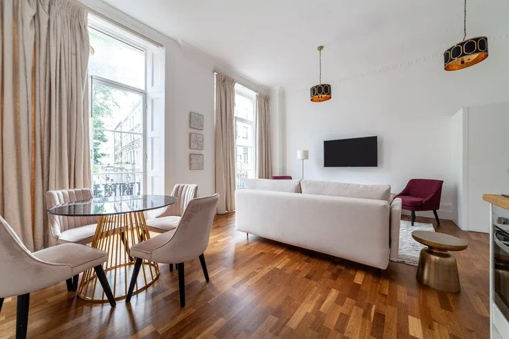 Flat Devonshire Terrace in City of Westminster