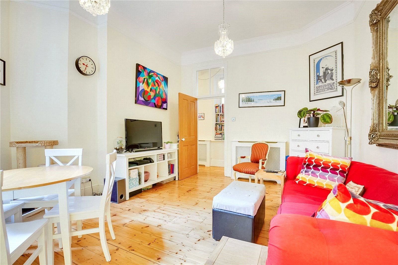 Flat Hammersmith Road in Greater London