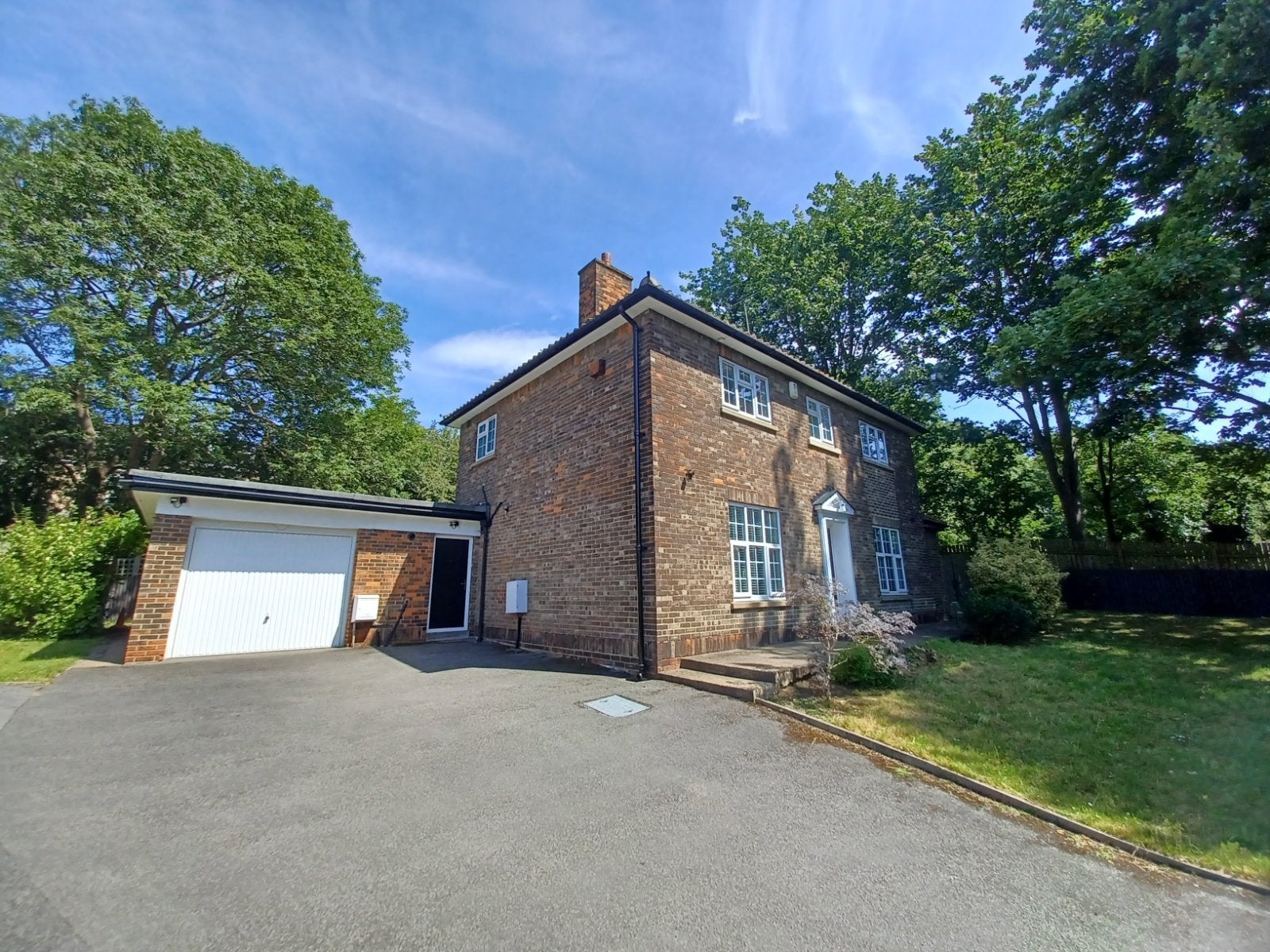 House Morritt Drive in Leeds