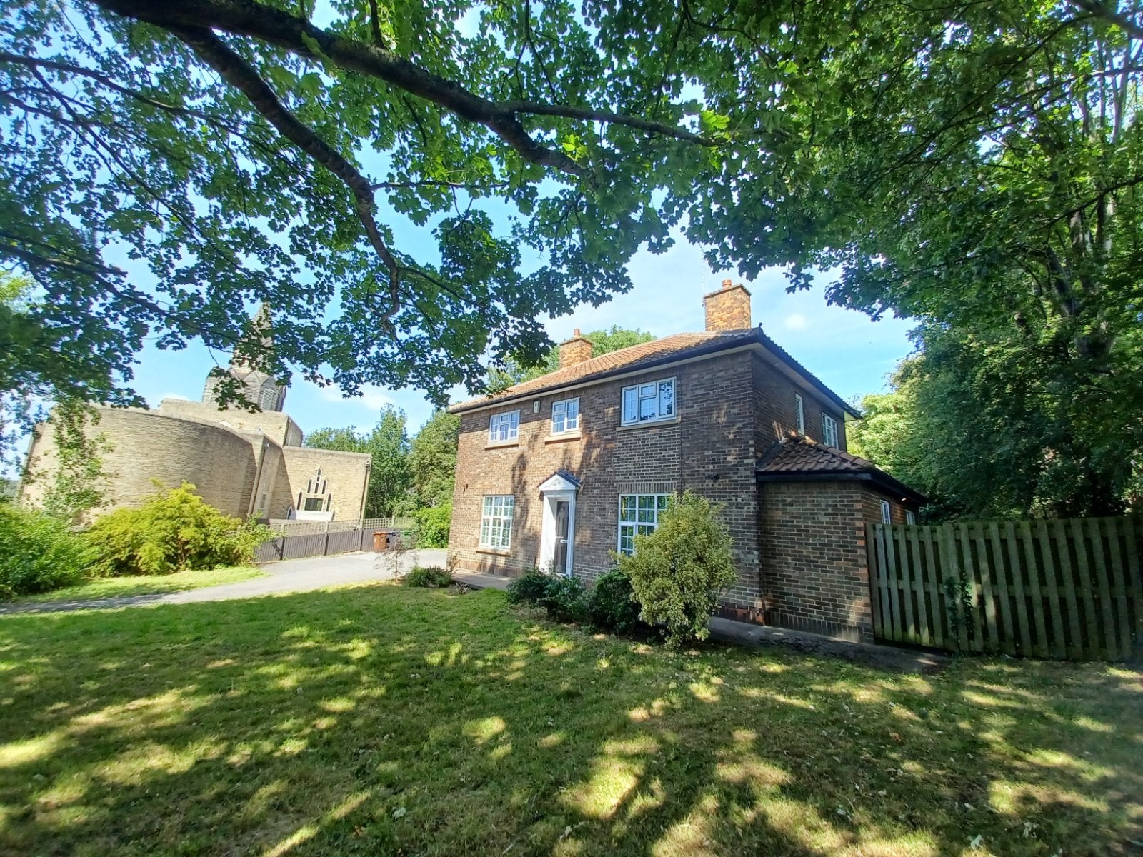 House Morritt Drive in Leeds