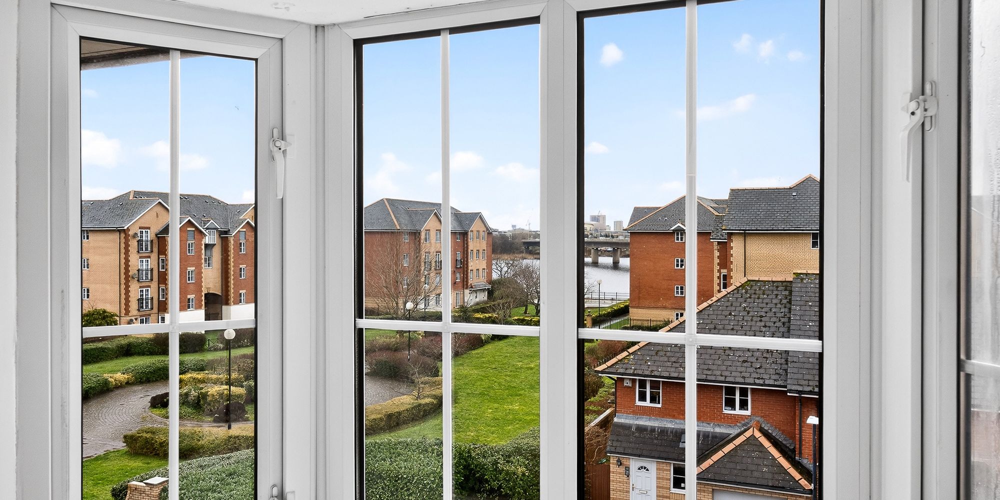 Flat Claymore Place in Cardiff
