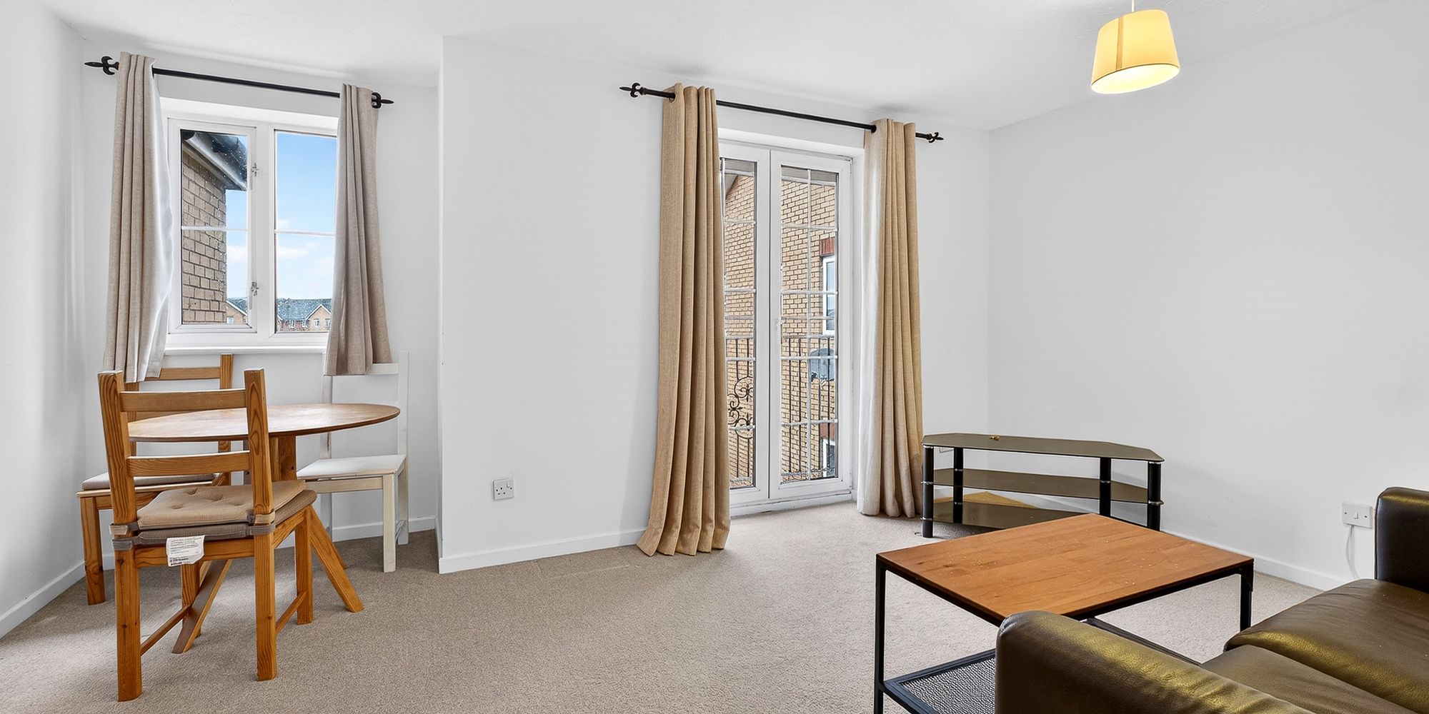 Flat Claymore Place in Cardiff