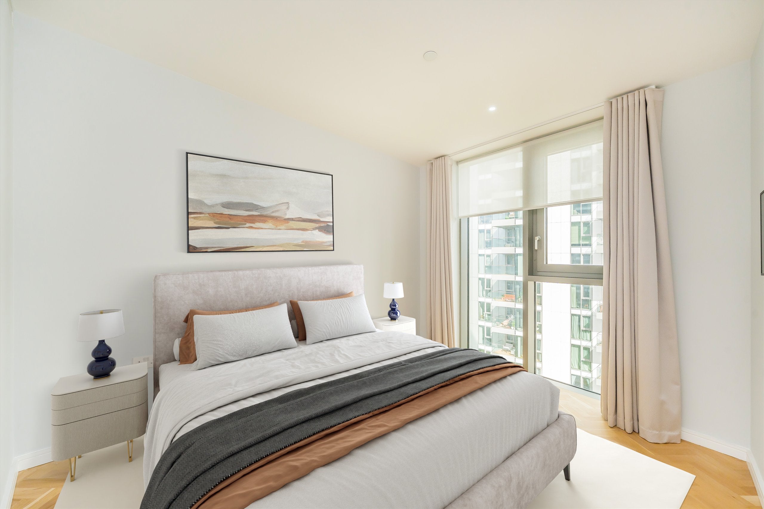Flat Eastfields Avenue in Greater London
