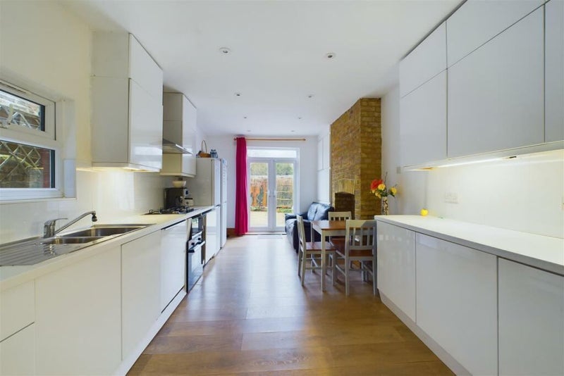 Room Washington Avenue in Greater London