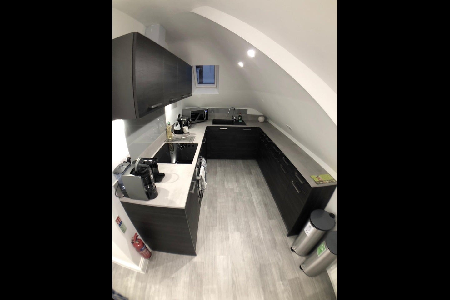 Room Merton Road in Greater London