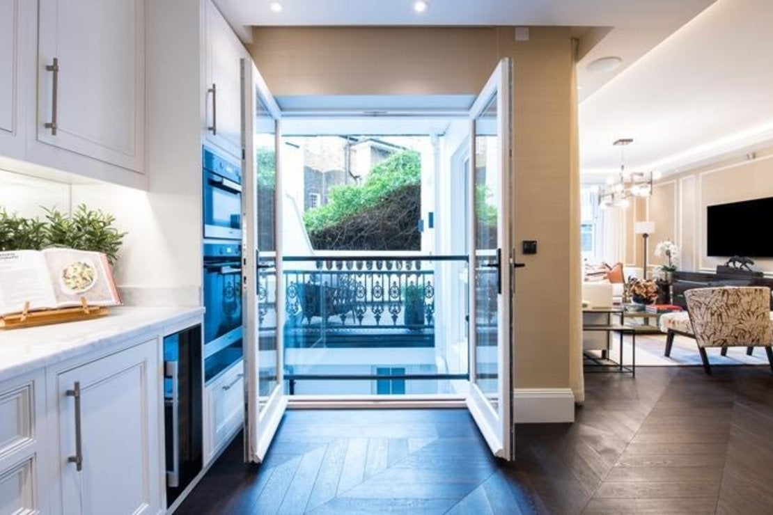 Flat Prince of Wales Terrace in Greater London