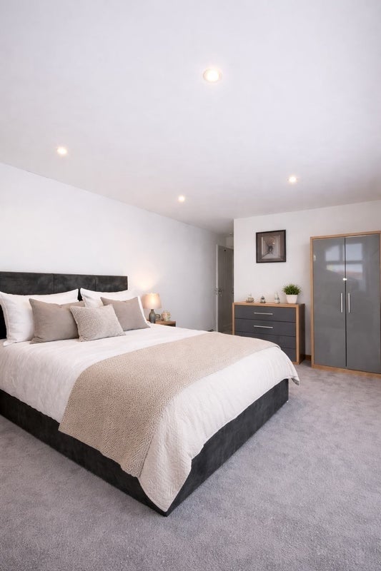 Room Lower Derby Road in Portsmouth