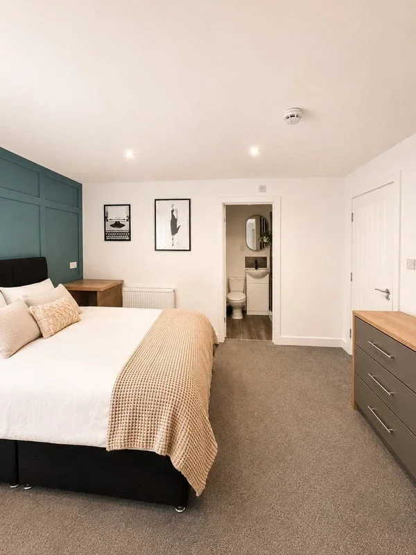 Room Lower Derby Road in Portsmouth