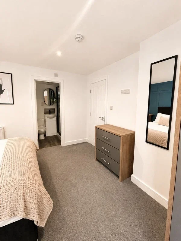 Room Lower Derby Road in Portsmouth