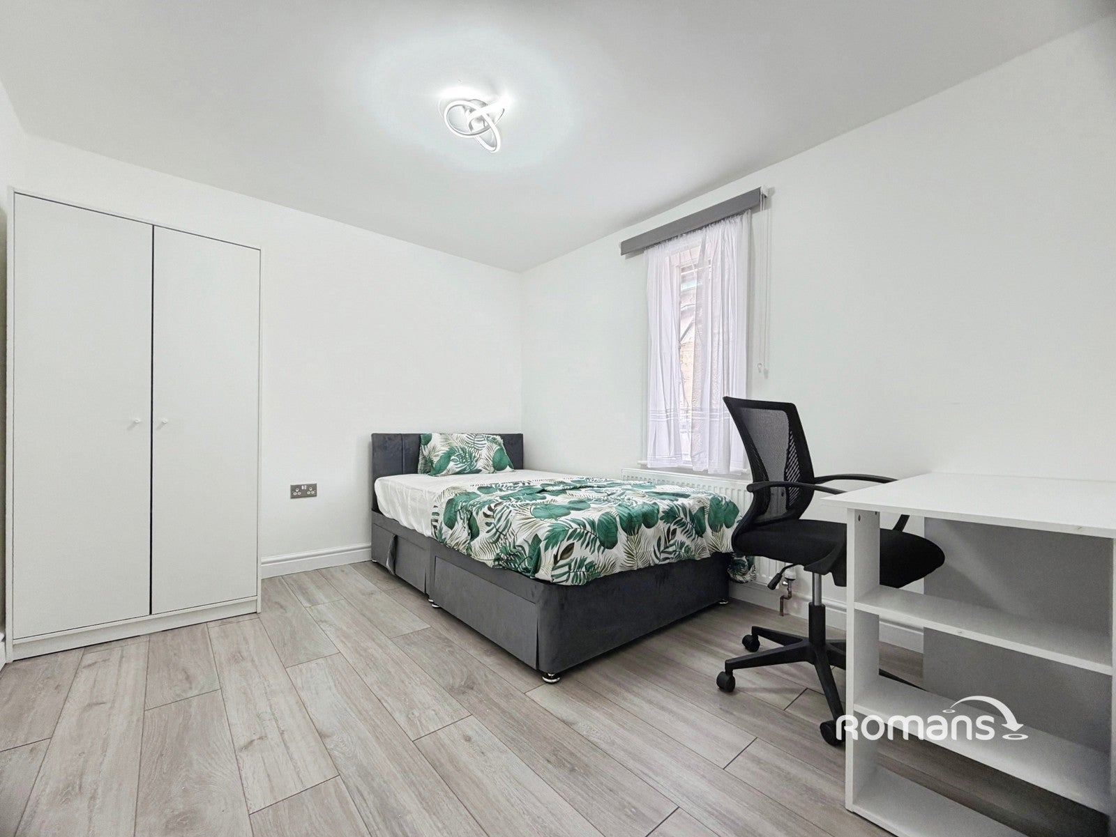 Flat Hughenden Road in High Wycombe