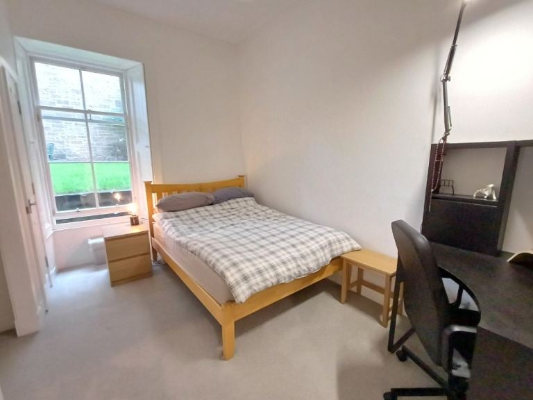 Flat Millerfield Place in City of Edinburgh