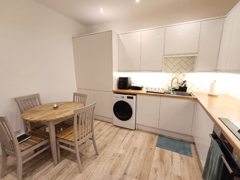 Flat Millerfield Place in City of Edinburgh