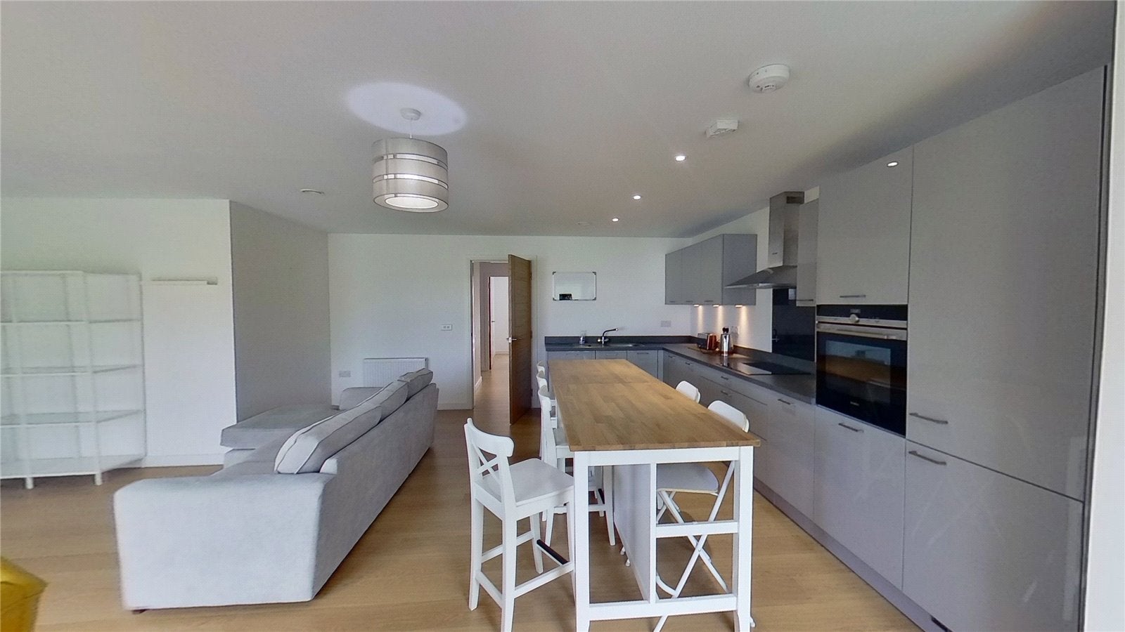 Flat Dalgety Road in City of Edinburgh