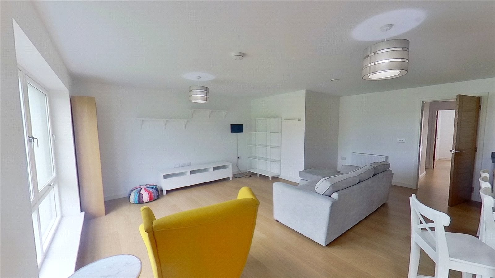 Flat Dalgety Road in City of Edinburgh