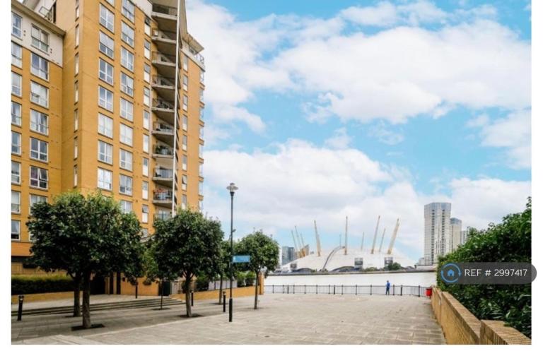 Flat Prime Meridian Walk in Greater London
