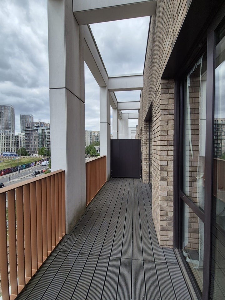 Flat Forrester Way in Greater London