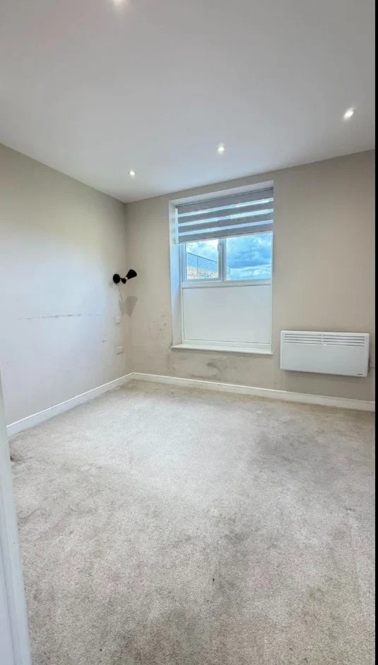 Flat Robinson's Close in Greater London