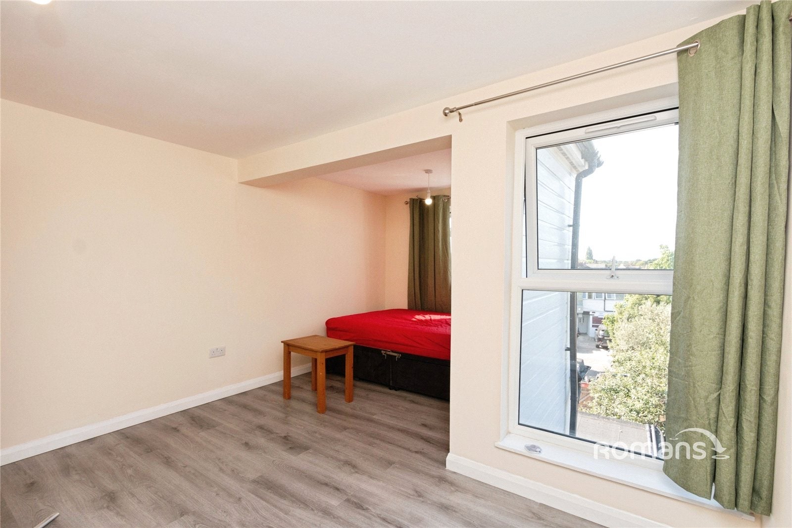 Room Newport Road in Rushmoor