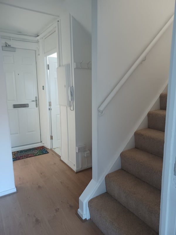 Room Harrow Road in City of Westminster