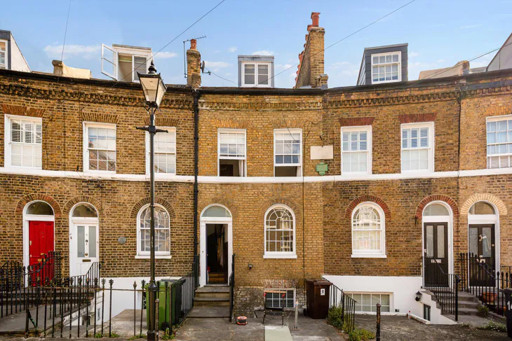 Flat Keystone Crescent in Greater London