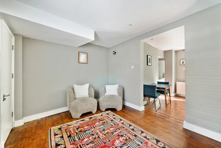 Flat Keystone Crescent in Greater London