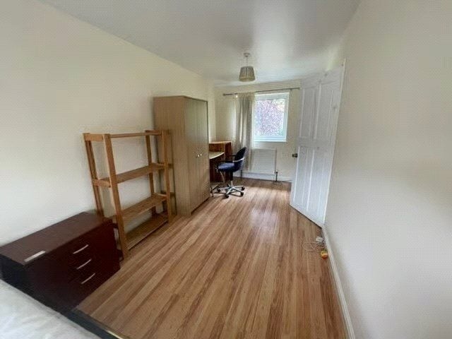 Room Ivy Avenue in Bath