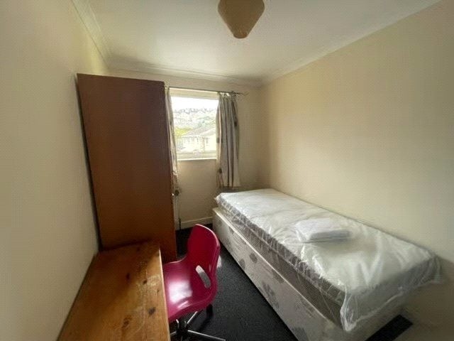 Room Ivy Avenue in Bath