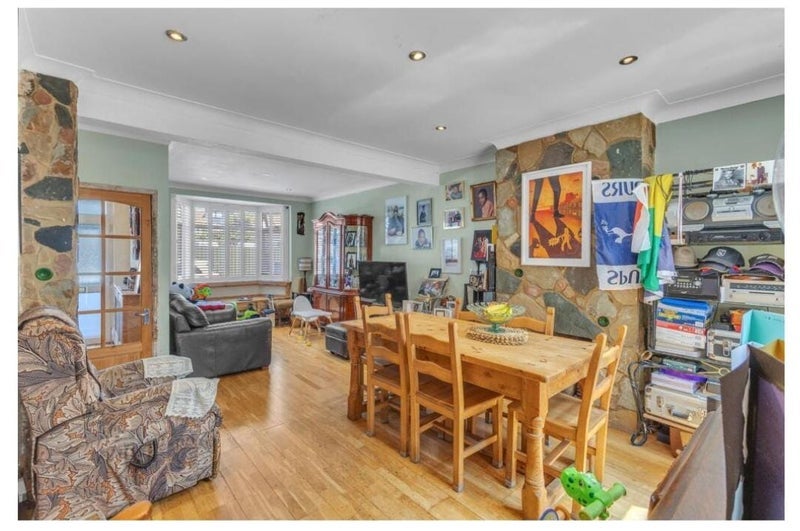 Room Dames Road in Greater London