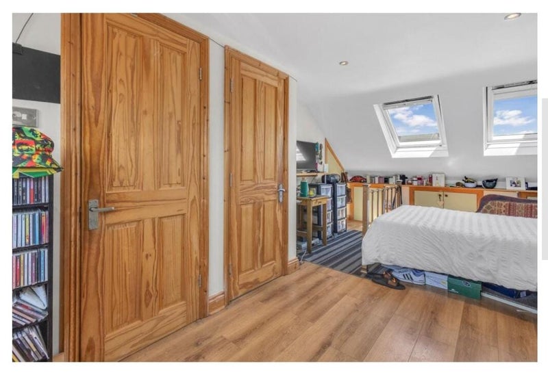 Room Dames Road in Greater London