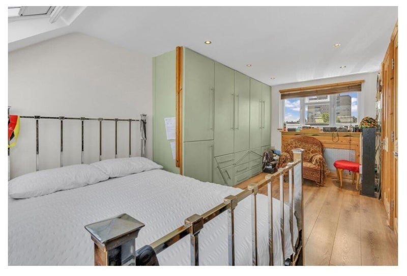 Room Dames Road in Greater London