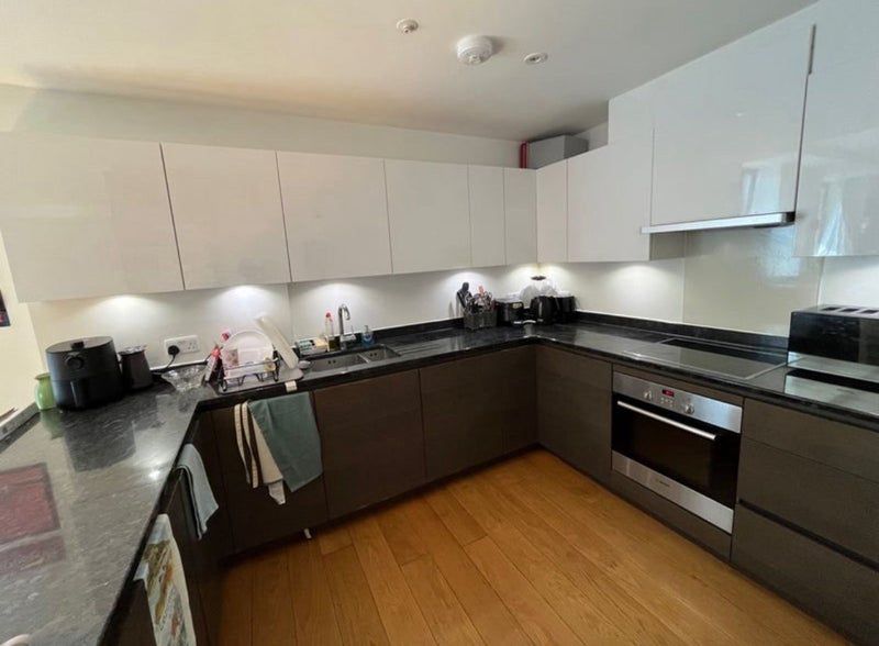 Room Honour Lea Avenue in Greater London