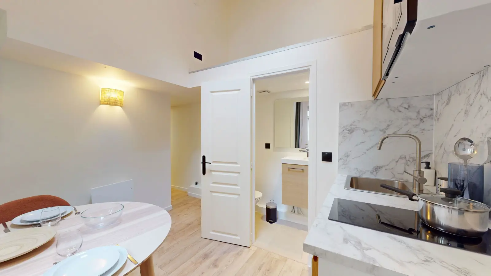 Room Rue des Dames in Paris