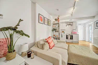 Flat Landor Road in Greater London