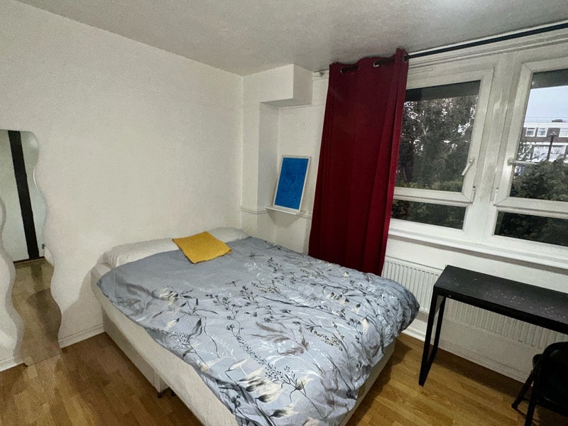 Room Pelter Street in Greater London