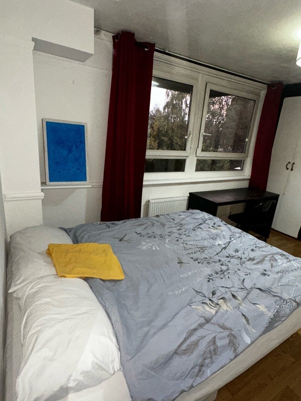 Room Pelter Street in Greater London