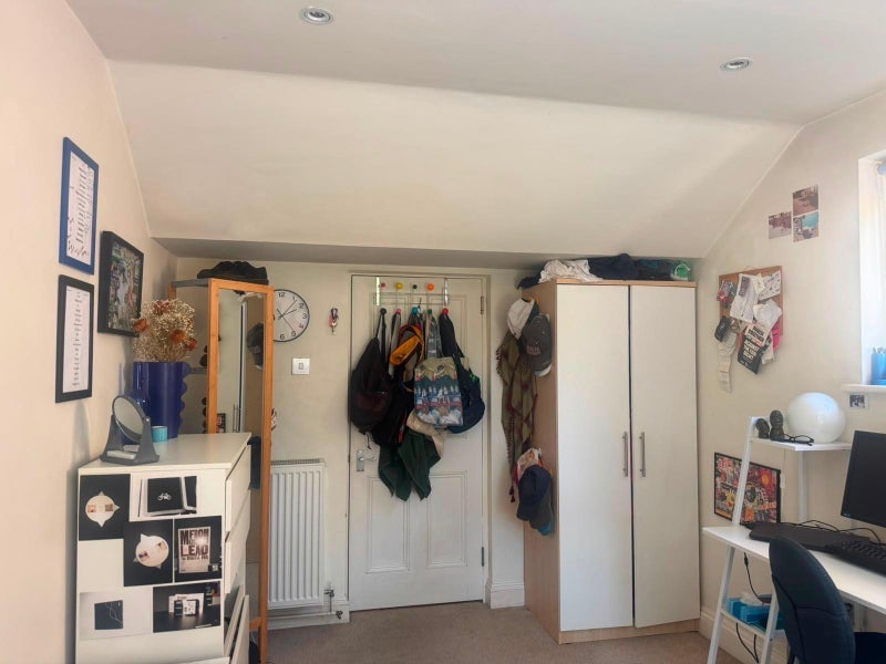 Room Freegrove Road in Greater London