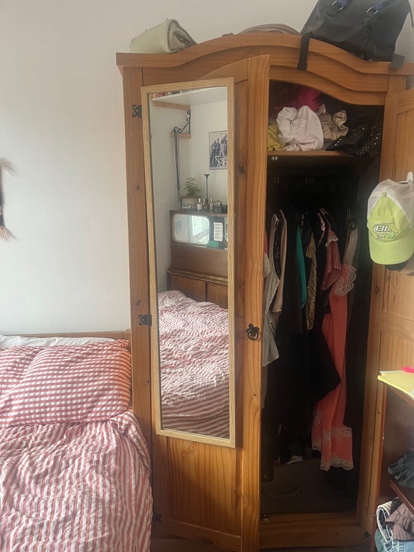 Room Wells Yard in Greater London