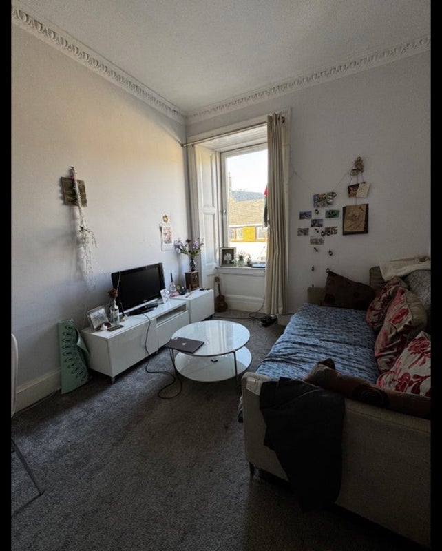 Flat Murieston Road in City of Edinburgh