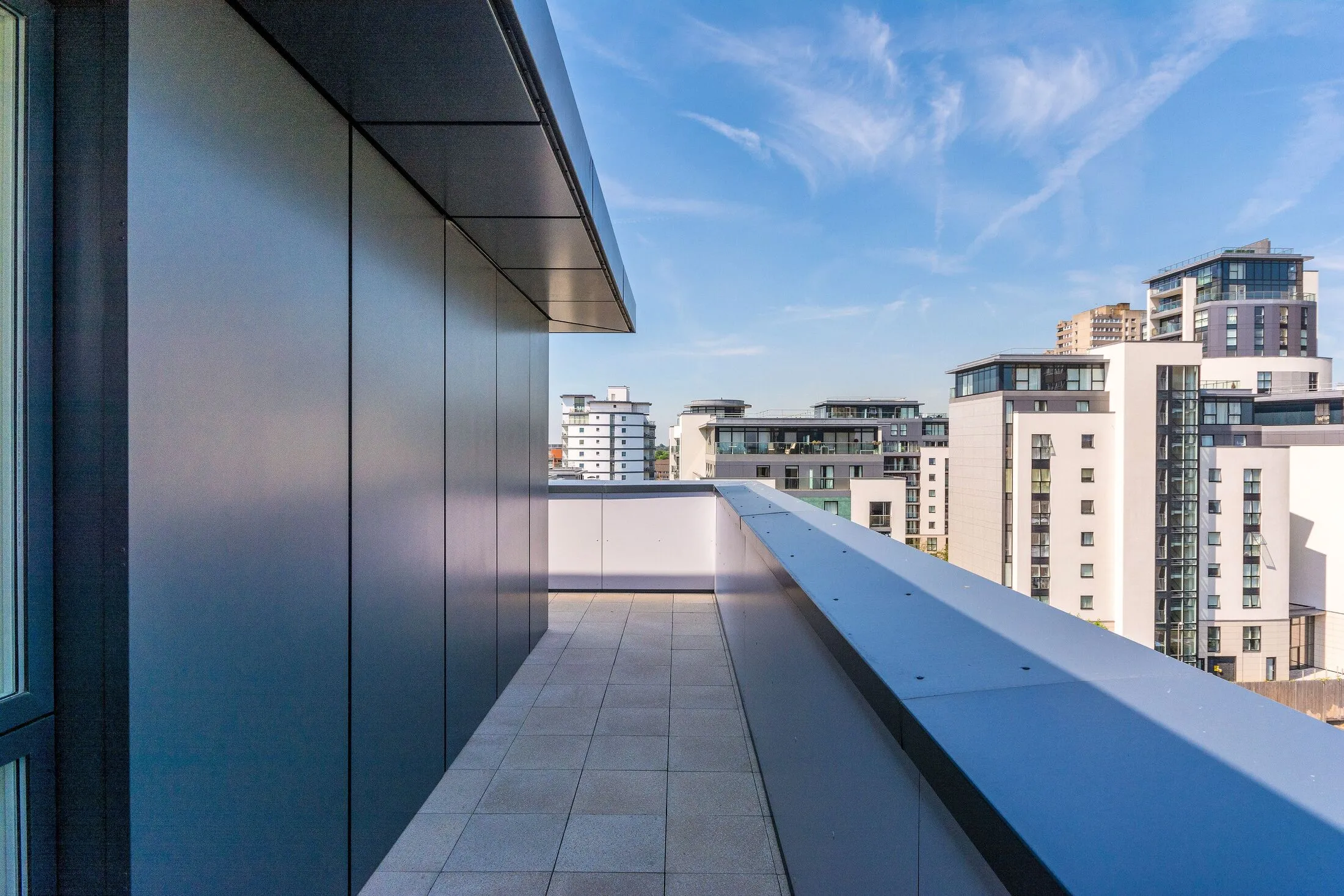 Flat Kew Bridge Road in Greater London