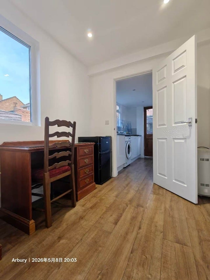 Room Gunning Way in Cambridge