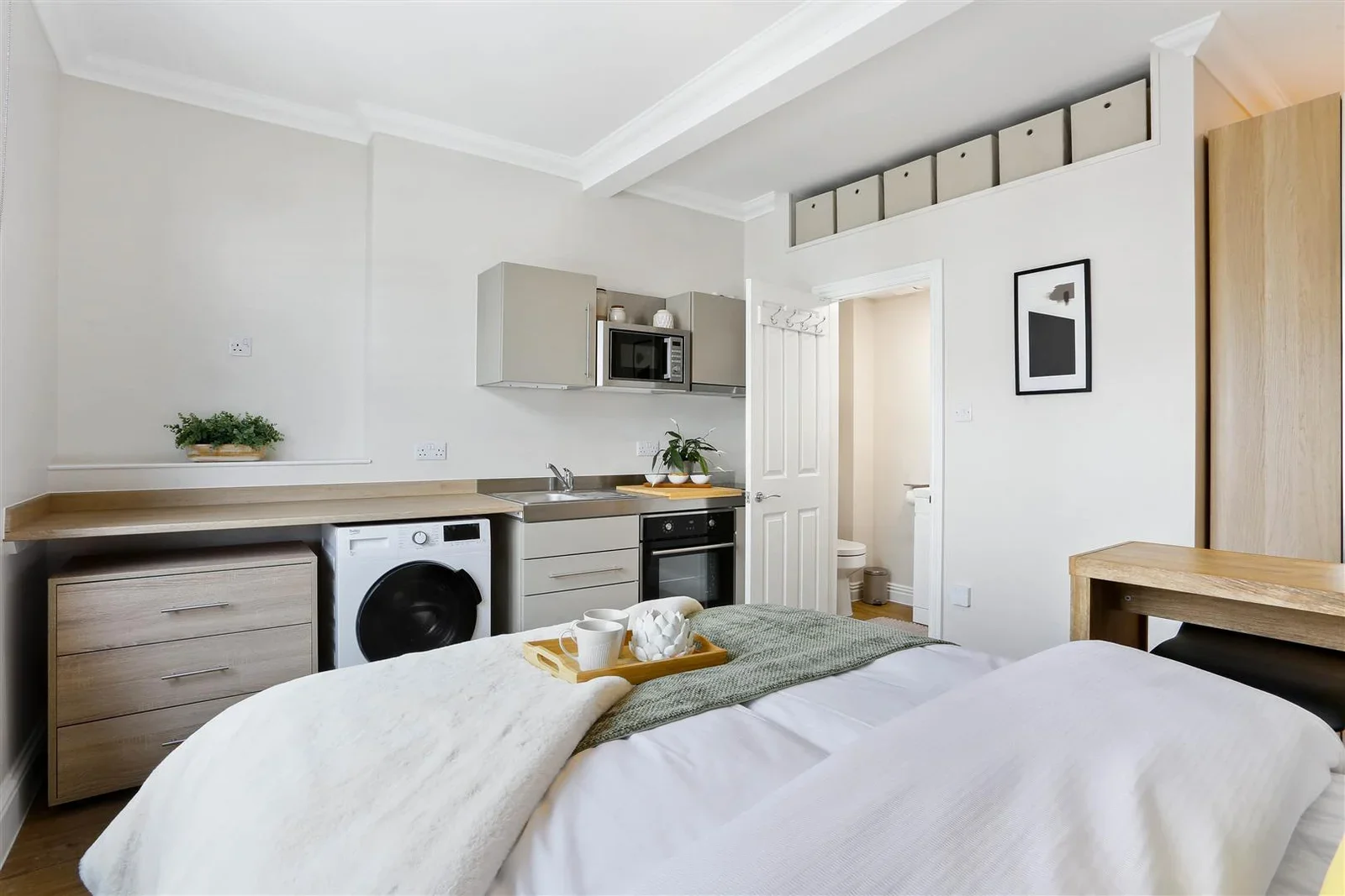 Flat Belmont Road in Greater London