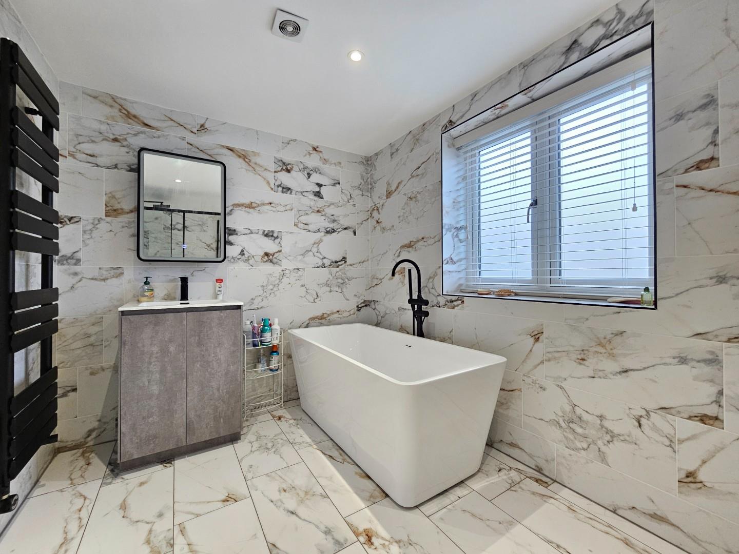Flat Rushey Close in Trafford