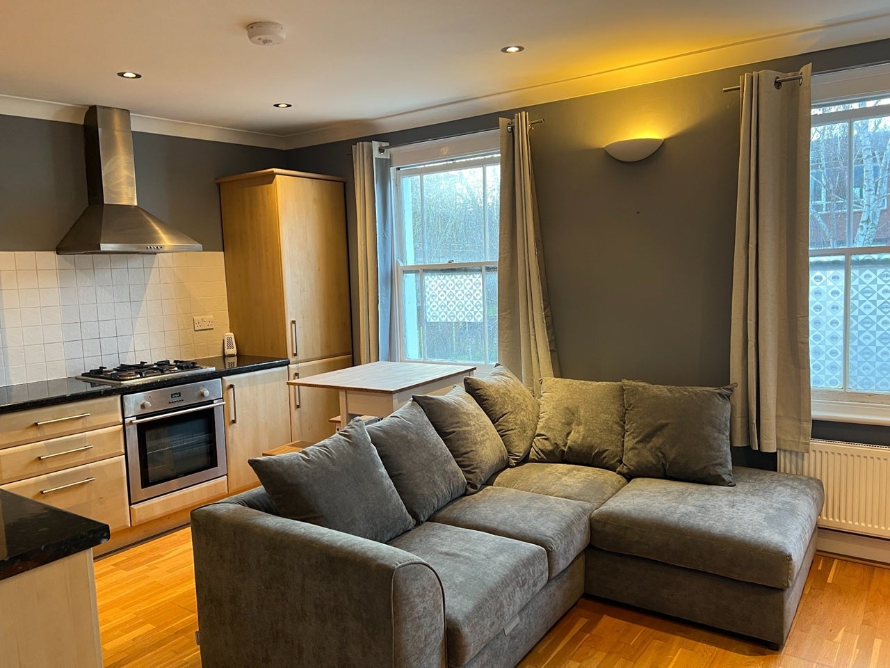 Flat Malpas Road in Greater London