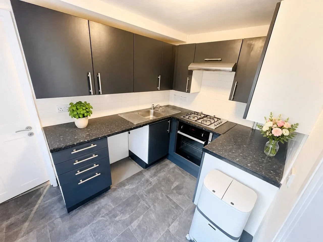 Flat Acton Lane in Greater London