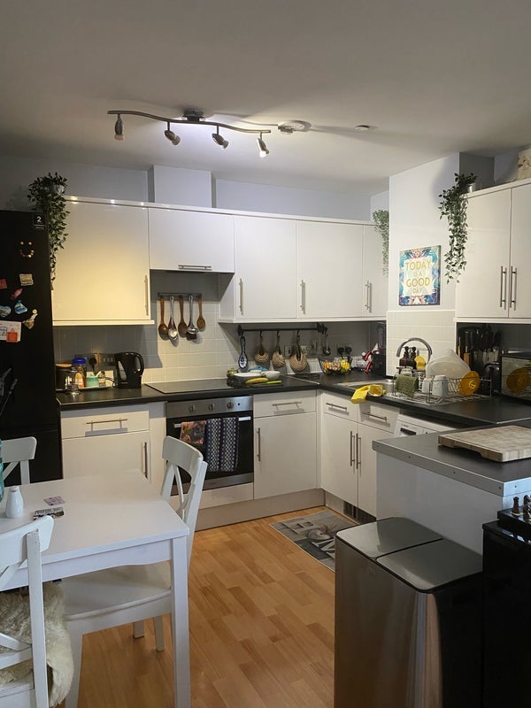 Flat Balmes Road in Greater London