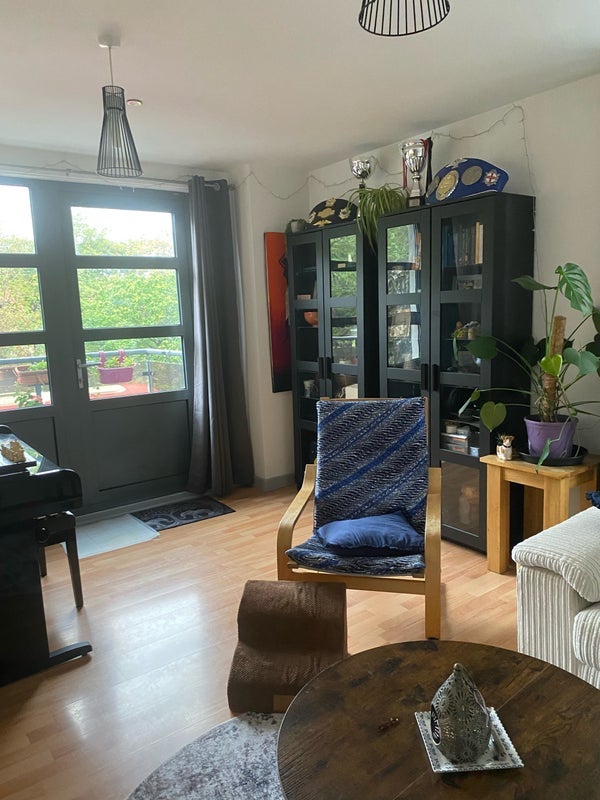 Flat Balmes Road in Greater London