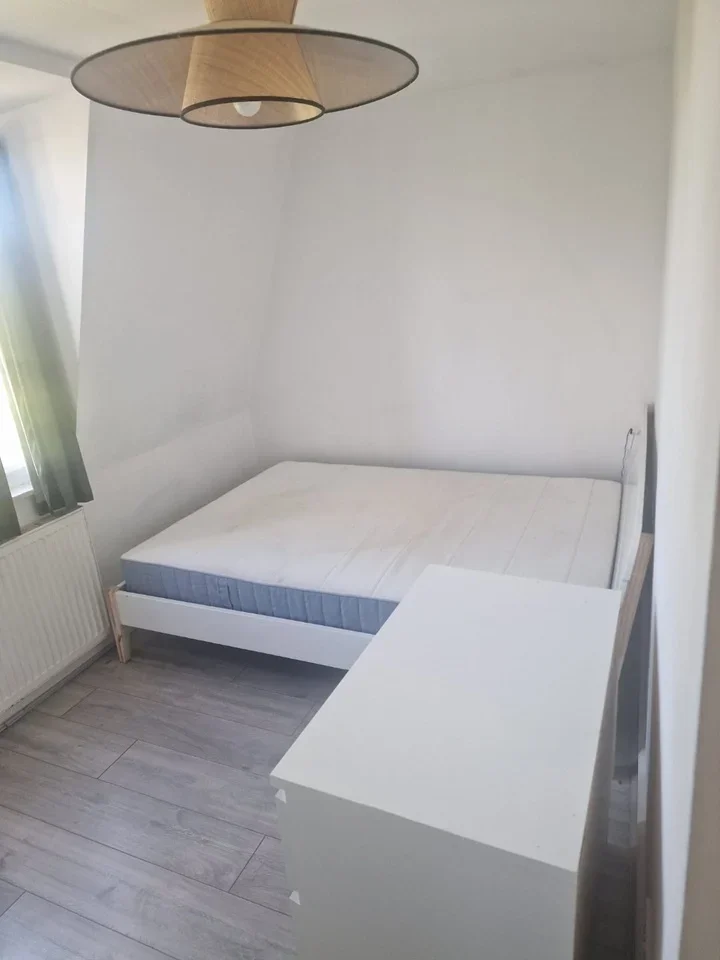 Flat Lewisham Way in Greater London