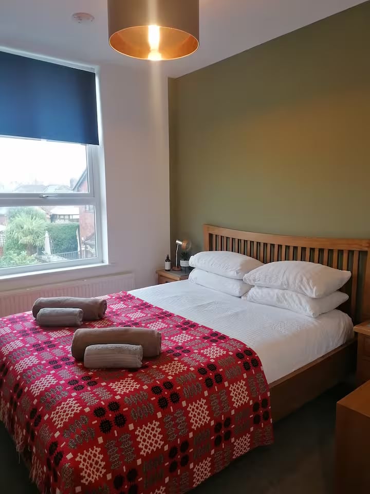 Flat Irlam Road in Trafford